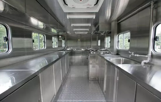 Sitrak mobile military kitchen and food cooking truck